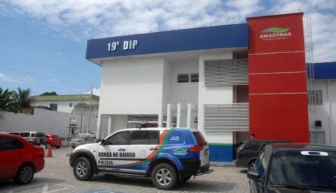 Homem é preso acusado de matar cachorro do vizinho a facadas em Manaus