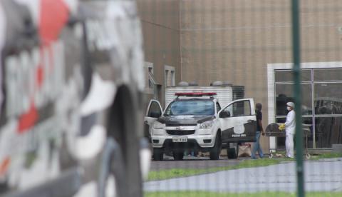 Bandido que fugiu após assalto a micro-ônibus morre em outro tiroteio em Manaus