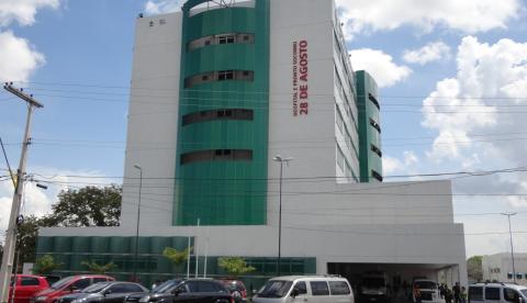 Mais de 50 familiares e colegas do adolescente internado com meningite são monitoradas em Manaus