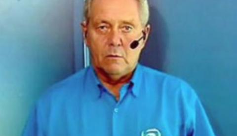 Ex-comentarista da Globo implanta microchip no cérebro para combater doença