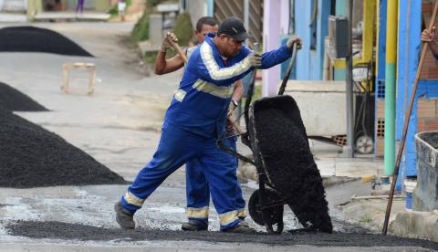 Mais de cem ruas recebem serviços de infraestrutura em Manaus