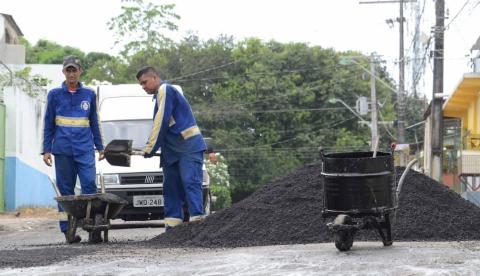 Mais de cem ruas recebem serviços de infraestrutura em bairro de Manaus