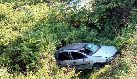    Rapaz perde o controle e carro cai em abismo na AM-070