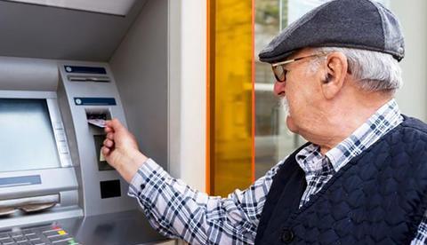 Aposentados começam a receber parcela do 13º salário nessa segunda-feira