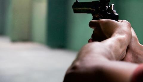 Em Manaus, homem é executado com tiro na cabeça enquanto trabalhava em mercadinho