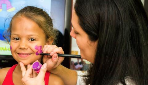 Gacc realiza caminhada e alerta para o diagnóstico precoce do câncer na Ponta Negra