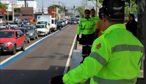 Faixa azul volta a atender apenas transporte coletivo e veículos autorizados em Manaus