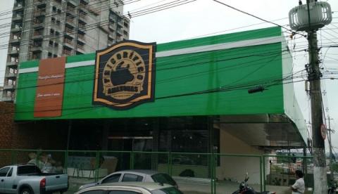 Frigorífico é flagrado com fraude na medição de energia em Manaus