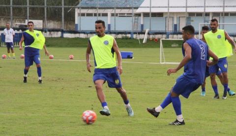 Léo Mineiro realiza primeiros treinos no Nacional e dá sua impressão sobre colegas de time