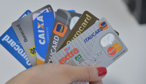 Clientes com renda abaixo de R$ 3 mil são os que mais renegociam dívidas