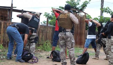 Milicianos responderão por crimes ambientais em invasões de Manaus