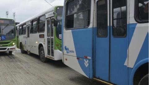 Quatro ônibus são impedidos de circular em Manaus após vistoria