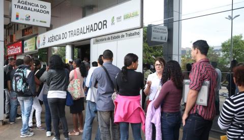 Um em cada quatro desempregados procura trabalho há pelo menos 2 anos