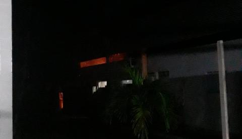 Incêndio em hospital de Manaus deixa pacientes e funcionários em desespero