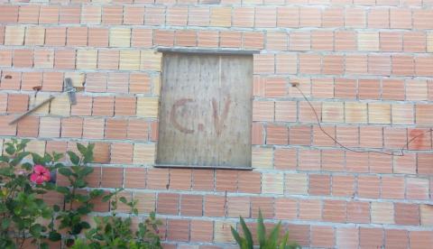 Mãe e filho estão entre os decapitados e testemunha teve casa marcada com sangue em Manaus