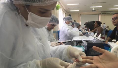 Ação da Fundação de Medicina Tropical realiza 250 testes rápidos para sífilis em Manaus