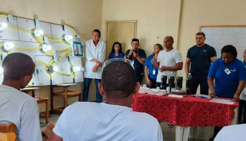 Detentos do CDPM I terminam curso e recebem certificados de eletricistas