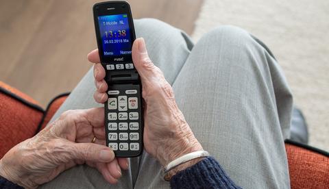 Justiça condena Claro por ligar 60 vezes em 3 dias para idosa de 91 anos