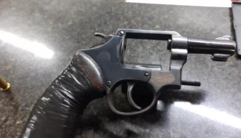 Dupla é presa após tentar matar homem e fazer família refém em Manaus