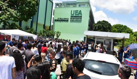 Vestibular da UEA aplicado neste domingo tem mais de 76 mil inscritos