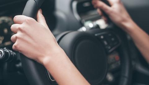 Advogado é preso após apalpar seios de motorista de app e oferecer R$ 200 por sexo