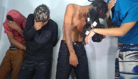 Suspeitos de assalto ficam presos em ferragens de carro roubado em Manaus