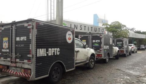 IML identifica corpos de dez homens mortos durante confronto com a PM