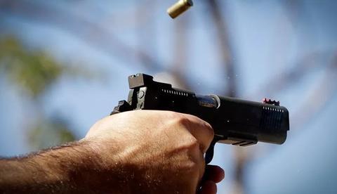 Em Manaus, dupla que roubava motocicleta é baleada por justiceiro misterioso