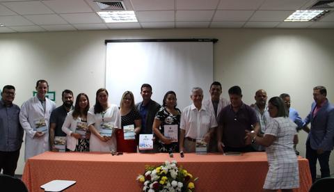 Fundação Hospital Adriano Jorge ganha livros que contam sua história