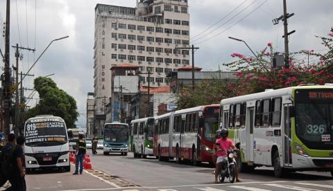 Em Manaus, frota de ônibus é reforçada para atender candidatos em dia de Enem