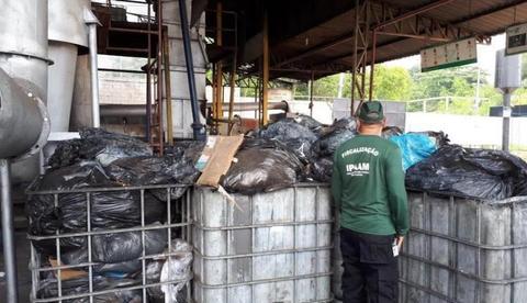 Empresa multada por descarte irregular faz coleta de resíduos da Hapvida