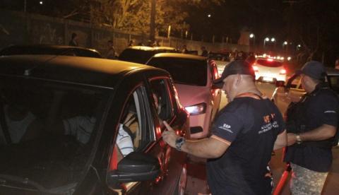 Motorista é preso e outros 53 são flagrados dirigindo embriagados em Manaus