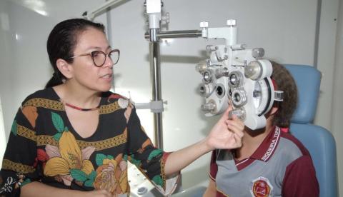Mutirão oftalmológico atende crianças de escolas públicas da zona Norte de Manaus