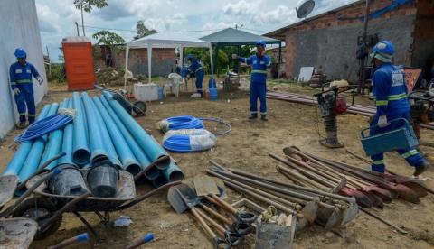 Nova rede de abastecimento vai levar água tratada para 2,6 mil moradores de Manaus