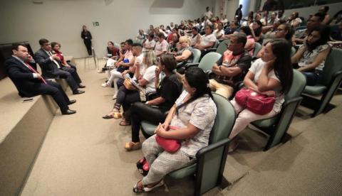 Terceirizados da saúde anunciam greve de 70% dos serviços no Amazonas