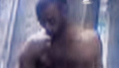 Em Manaus, 'Taradão da Feira' é flagrado tocando partes íntimas na frente de crianças