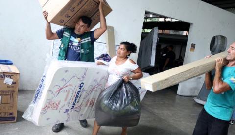 Prefeitura continua com a entrega de donativos às famílias do Educandos