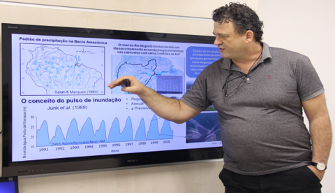 Em Manaus, pesquisador do Inpa afirma que cheias estão mais frequentes
