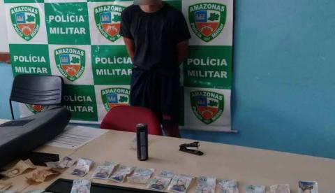 Venezuelano é preso com carro furtado e dinheiro em Manaus