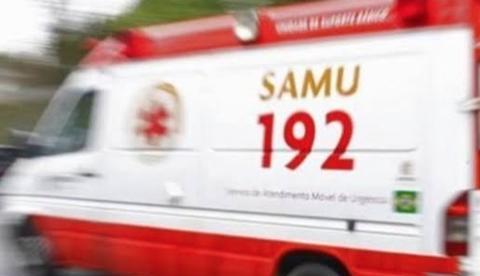 Jovem é encurralado e baleado 4 vezes na entrada de beco em Manaus