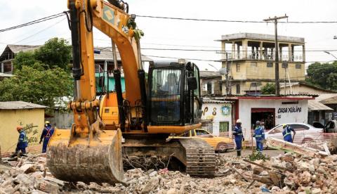 Casas são demolidas para obras do Prosamim na zona Sul de Manaus 
