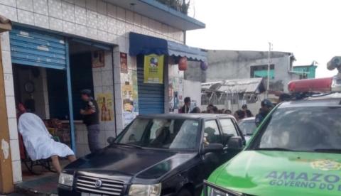 Assassinos de homem em mercadinho de Manaus estavam com motorista de app sequestrado no carro
