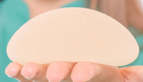 4 mitos mitos sobre próteses de silicone nos seios