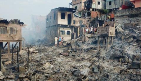 Governo decide indenizar famílias vítimas de incêndio no Educandos em Manaus