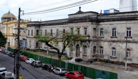 Prédio da Santa Casa de Manaus vai a leilão nesta quinta-feira 