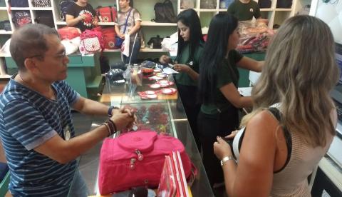 Black Friday: Sefaz realiza blitz em lojas de shopping em Manaus