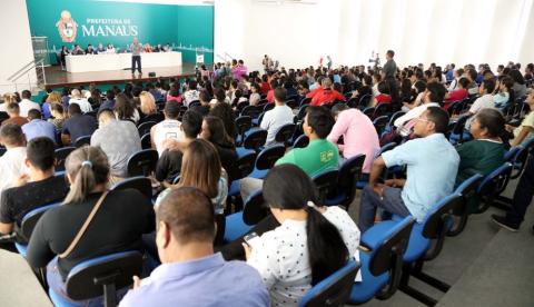 Mais de 900 alunos recebem certificados de cursos promovidos pela Prefeitura de Manaus