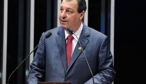 Omar Aziz ironiza discussão sobre prisão em segunda instância: ‘a solução é prender o Lula’ 