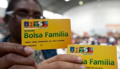 Pagamento do 13º do Bolsa Família está garantido, diz porta-voz