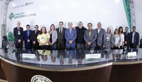 Capes anuncia recursos de R$ 80 milhões e Ufam lança edital para enfermagem